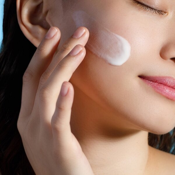 Sữa chống nắng bảo vệ hoàn hảo Anessa Perfect UV Sunscreen Skincare Milk SPF 50+, PA++++ 60ml