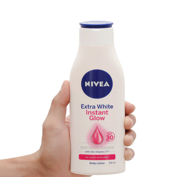 Sữa dưỡng thể giúp săn da và dưỡng trắng Nivea Instant White Firming Body Lotion SPF30 PA++ 200ml